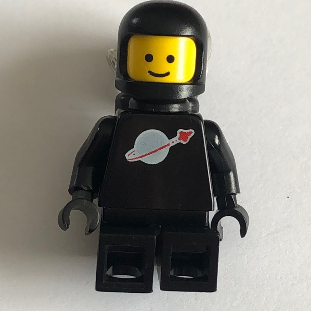 LEGO MINIFIG BLACK ASTRONAUT WITH AIRTANK Classic LEGO Black Astronaut Rare